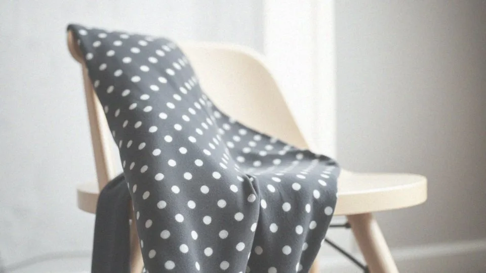 Co wyróżnia rajstopy w kropki 40 den?